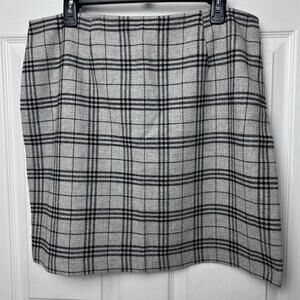 Plaid Skirt Gray Black Mini Skirt with Zipper, No Tag See Measurements for size